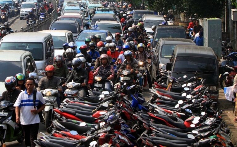 Menata dan Meregulasi Parkir Liar di Jakarta.
