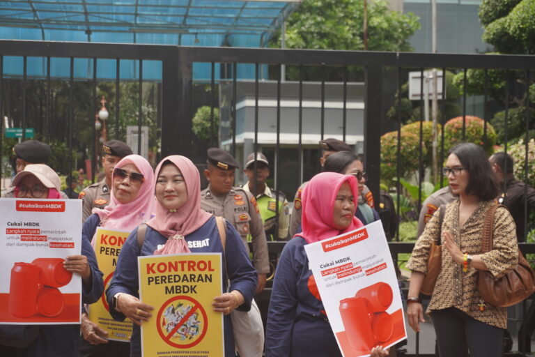 Aksi Penyampaian Somasi I Kepada Kementerian Keuangan dan Presiden Republik Indonesia