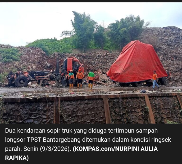 Gunungan Sampah Kota Jakarta Longsor Berulang di TPA Bantar Gebang Kota Bekasi.