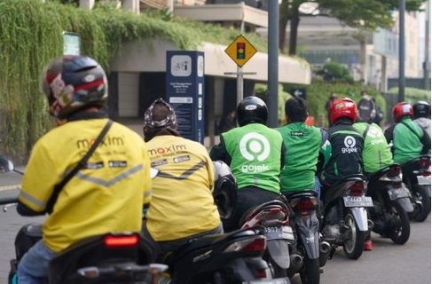Mengatur Perlindungan Pekerja Transportasi Online: dengan meregulasi Potongan Aplikator untuk Kesejahteraan Pekerja dan Bisnis Transportasi Online
